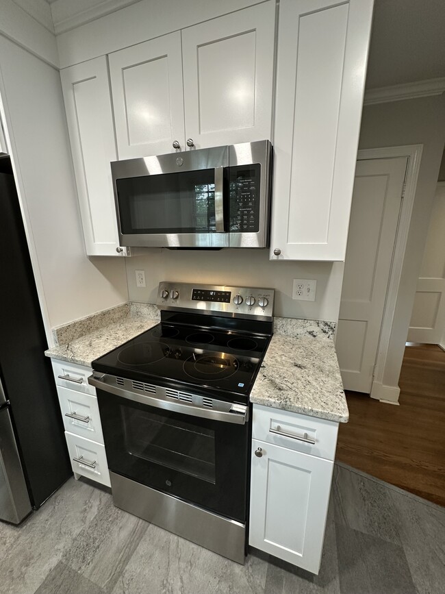 Building Photo - 5004 Patterson Ave