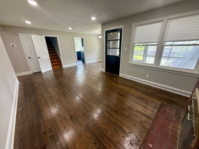 Building Photo - Large 3 bedroom / 2 bath house in Annapolis