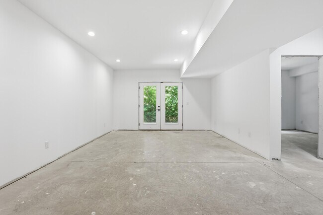 Building Photo - 238 Sugartree Ln