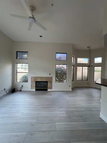 Building Photo - 9070 E Gary Rd