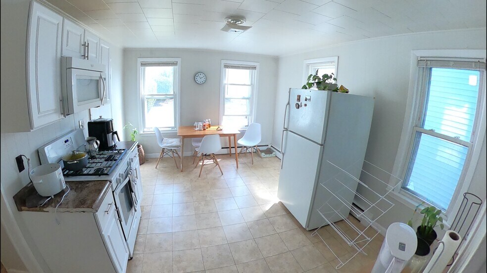 Building Photo - 603 Bennington St