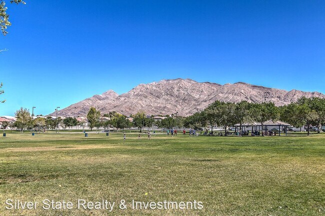 Building Photo - 2 br, 2.5 bath House - 6578 MARILYN MONROE...