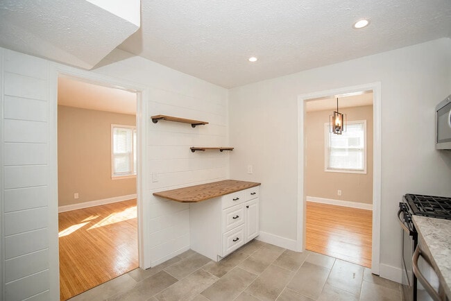 Building Photo - 350 Humboldt St