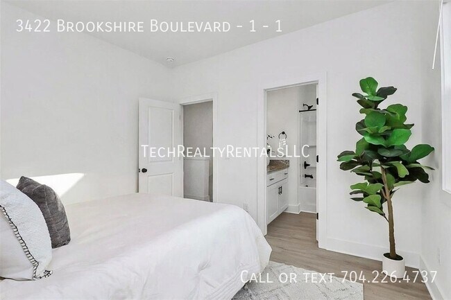 Building Photo - 3422 Brookshire Blvd