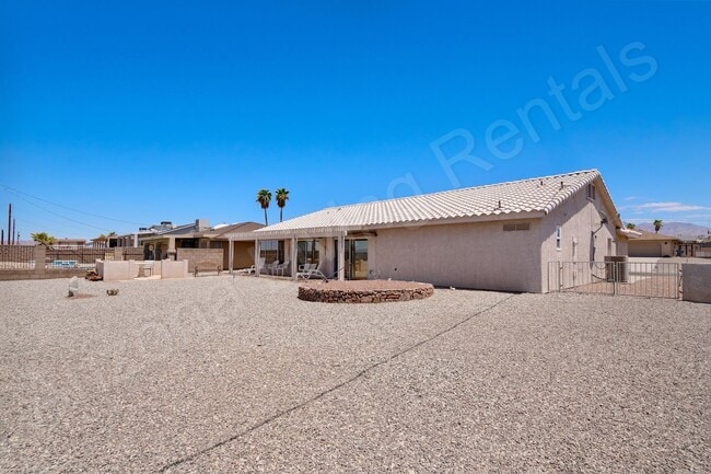 Building Photo - FURNISHED AVAILABLE OCTOBER 2025 - MAY 2026