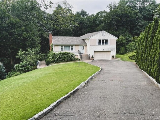 Building Photo - 317 Weeping Willow Ln