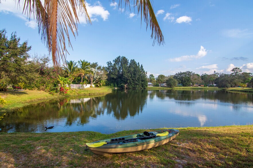 Building Photo - 2470 Compass Pointe Dr