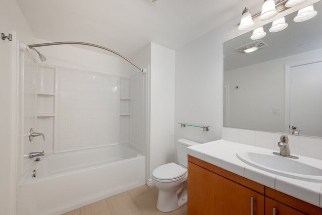 Building Photo - Stunning East Village 2 Bedroom at Nexus! Expansive Balcony! Pet Ok!