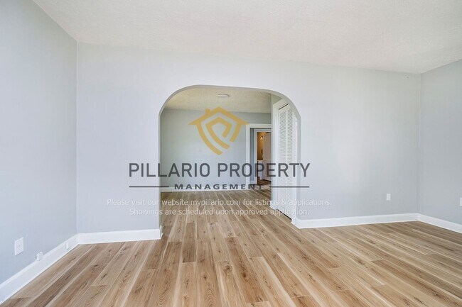 Building Photo - Cozy 3 Bedroom, 1 Bathroom Home Available ...