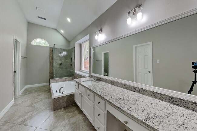 Building Photo - 3922 Wildwood Valley Ct