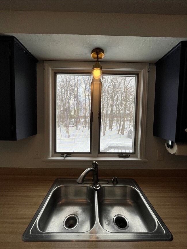 Building Photo - 7026 Lake Ave