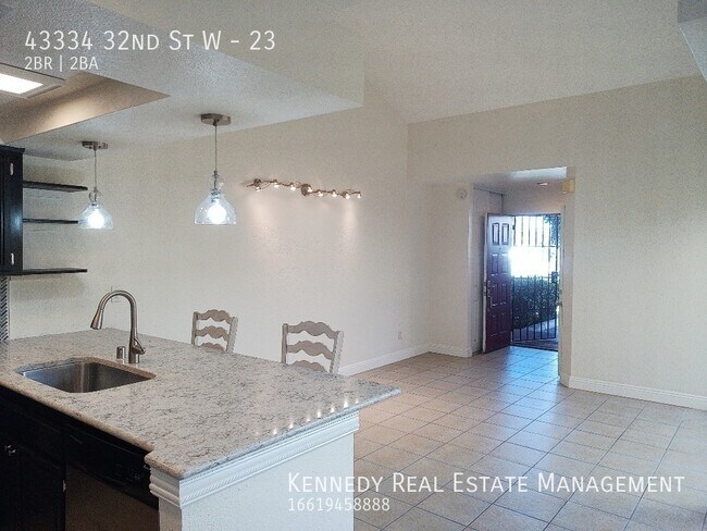 Building Photo - Spacious Single Story Condo in Gated Commu...