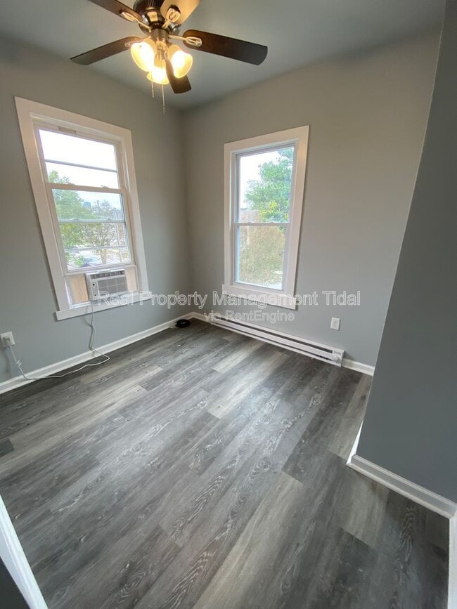 Building Photo - 22 Riverview Ave