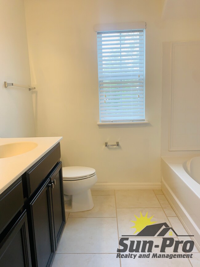 Building Photo - 147 Aston Grande Dr