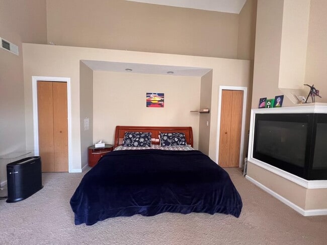 Building Photo - 227 Captain Eames Cir