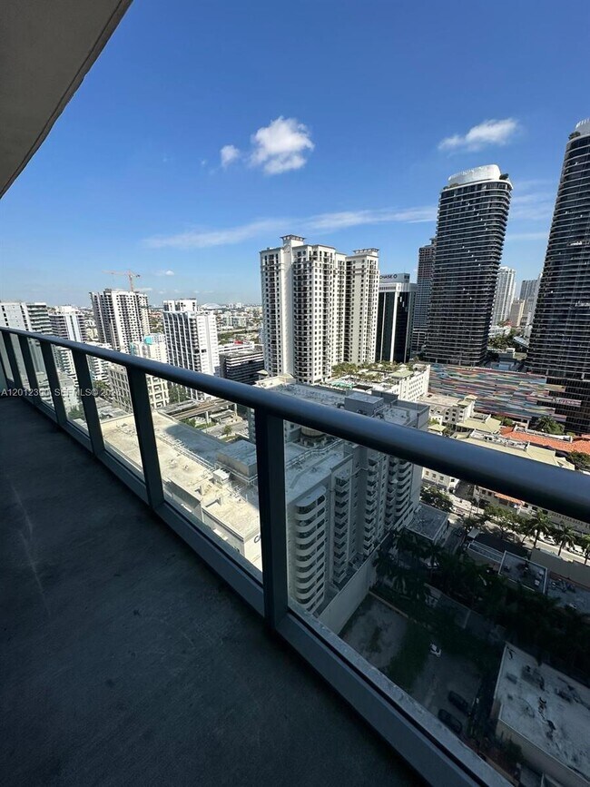 Building Photo - 1100 S Miami Ave