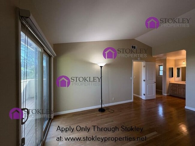 Building Photo - 323 Thistle Cir