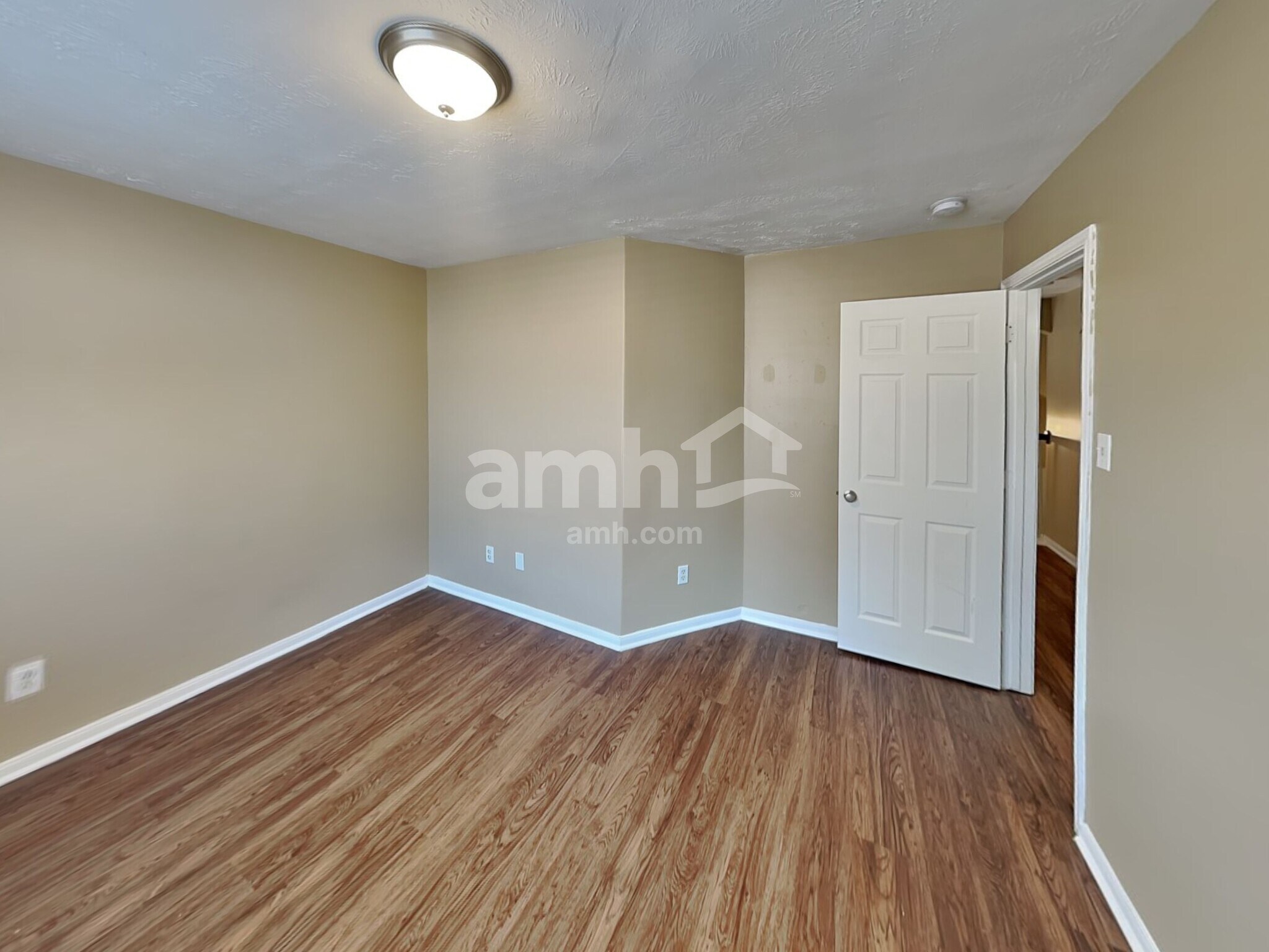 Building Photo - 2210 Two Trail Dr