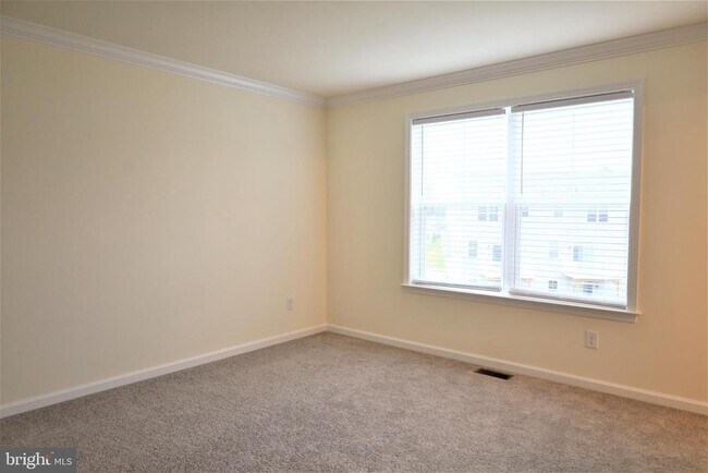 Building Photo - 61 Becker Dr