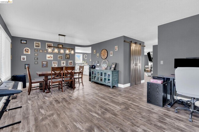 Building Photo - 59 Old Stagecoach Rd