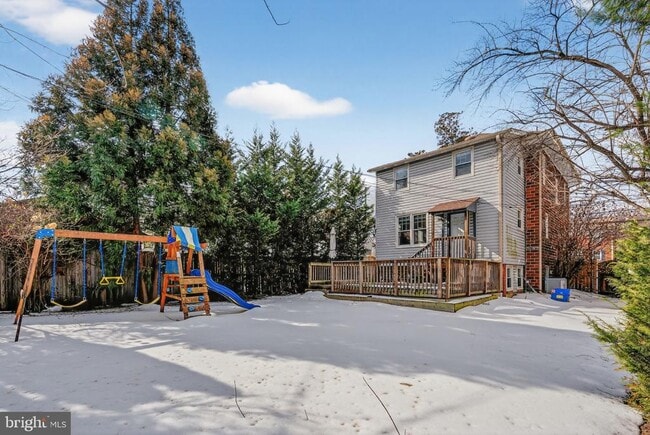 Building Photo - 7903 Woodbury Dr