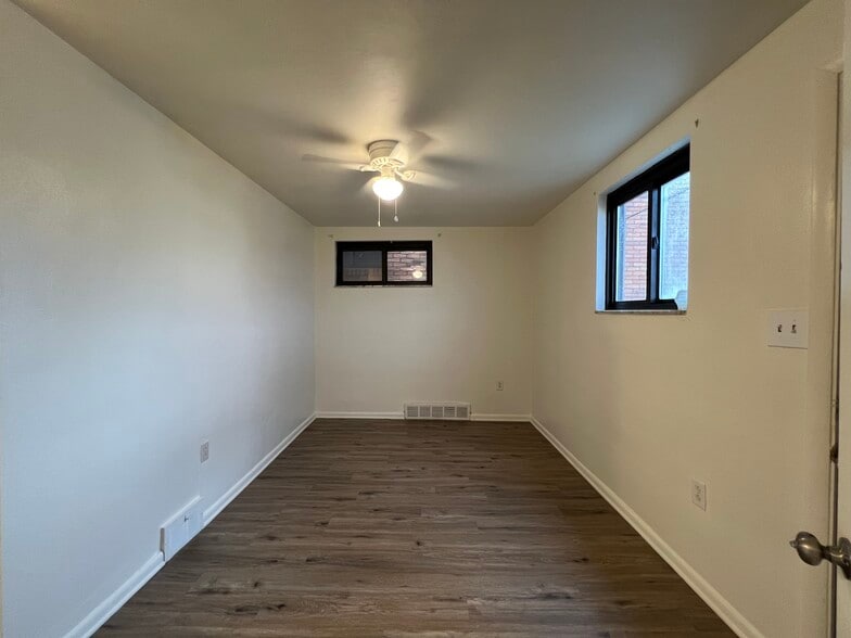 Building Photo - 935 Punta Gorda Ave