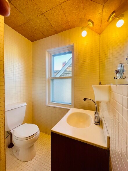 3RD FLOOR BATH - 10 Packard Ave