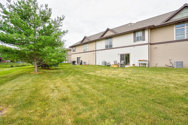 Building Photo - 402 Cambria Dr
