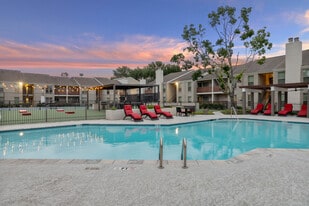Building Photo - Commons at Westchase