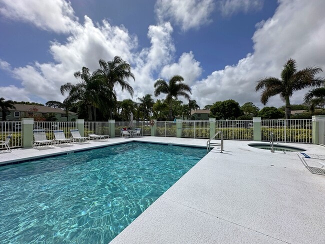 Building Photo - 2130 SE Wild Meadow Cir