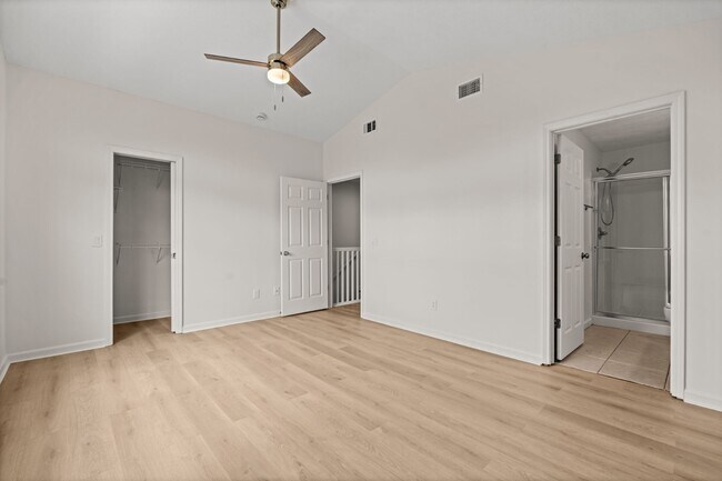 Building Photo - 5115 E 11th St