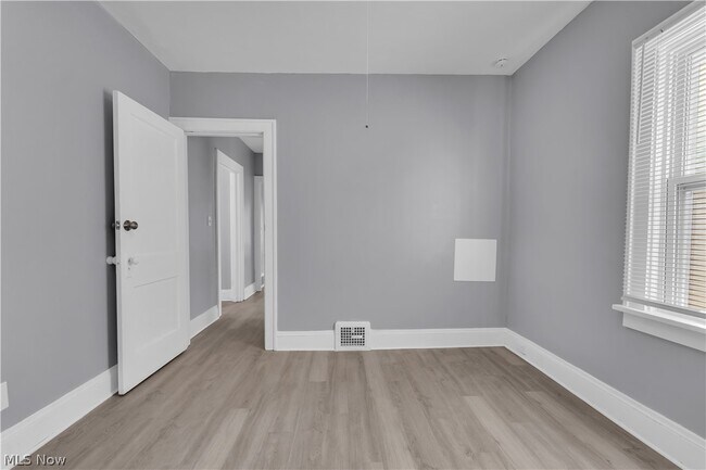 Building Photo - 10613 Sandusky Ave