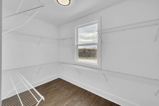 Building Photo - Beautiful Remodeled Ranch House in Madison