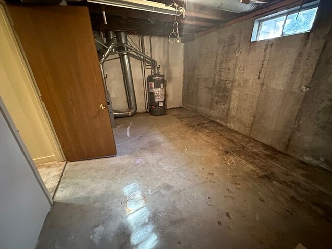 Building Photo - 89 Wilson St