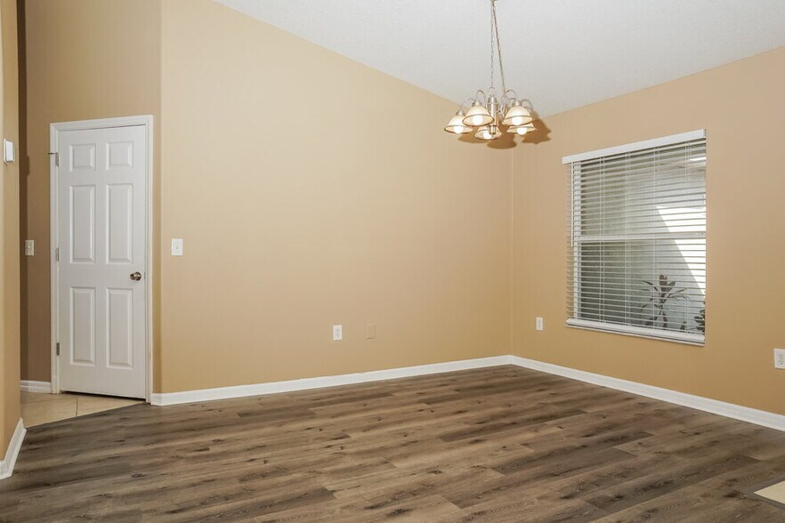 Building Photo - 2715 94th St E