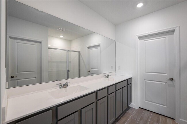 Building Photo - 6346 Windwood Wy