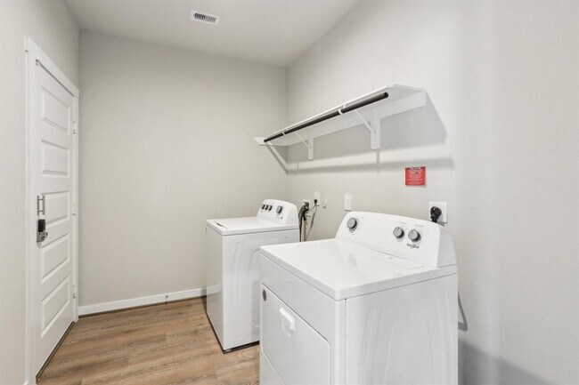 Building Photo - 29211 Pikes Peak Dr