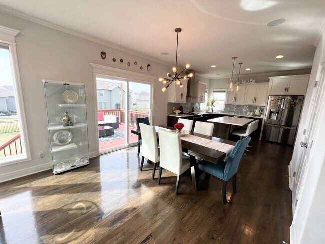 Building Photo - Beautiful 4 Bedroom/2.5 Bath Home *AVAILABLE MAY 15th*