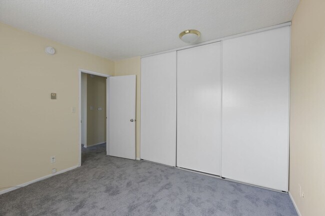 Building Photo - 8421 Lindley Ave