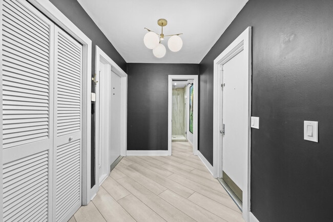 Building Photo - 13400 Bedford Mews Ct