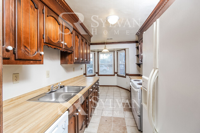 Building Photo - Find Your Oasis Here