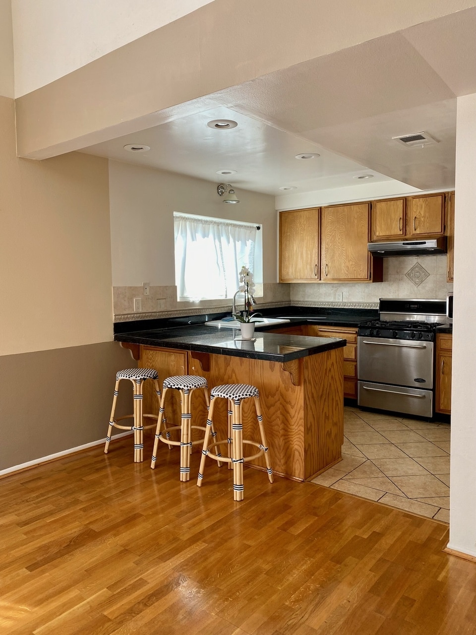 Building Photo - 11831 Courtleigh Dr