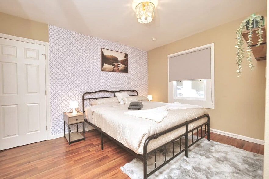 Building Photo - 2314 Bonar St