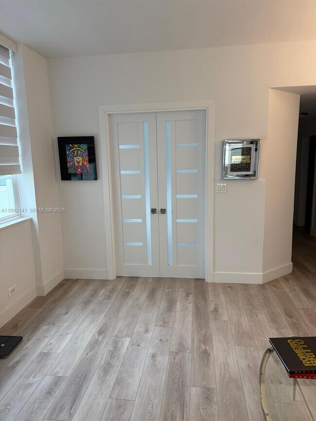 Building Photo - 5005 Collins Ave