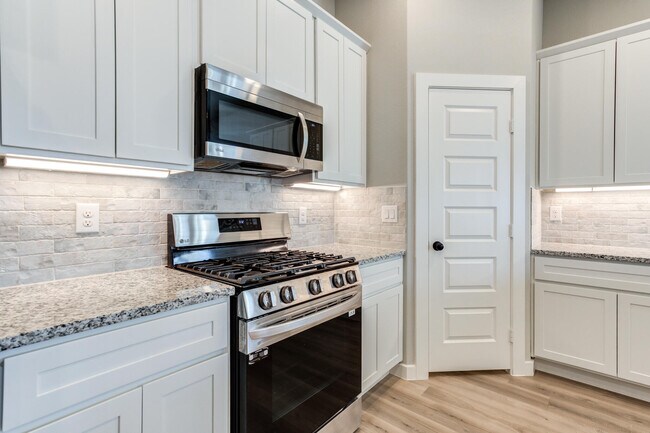 Building Photo - 1614 141st St