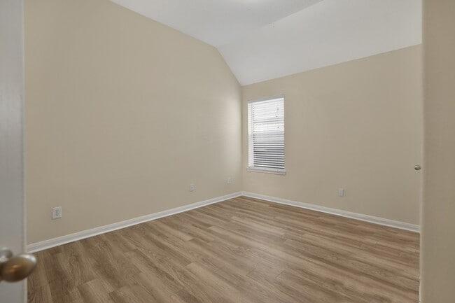 Building Photo - 21558 Duke Alexander Dr