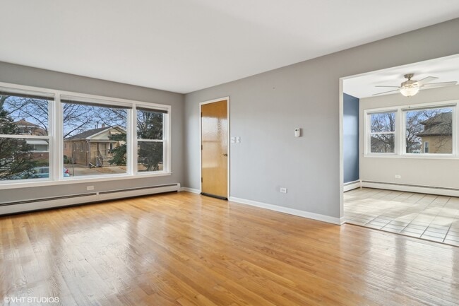 Building Photo - 1600 N 17th Ave