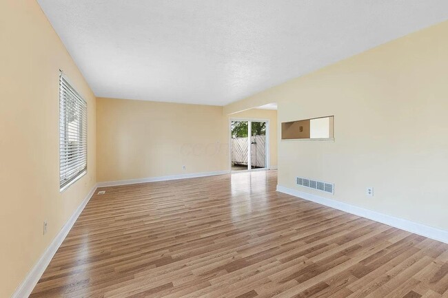 Building Photo - 5198 Dierker Rd
