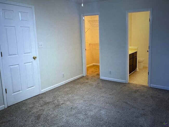 Building Photo - 103 Prowler Pl