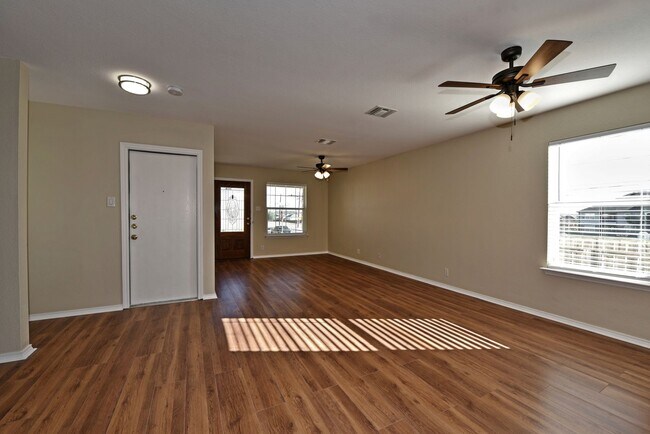 Building Photo - 4 Bedrooms!!!!! 2.5 bath and 2 attached ca...